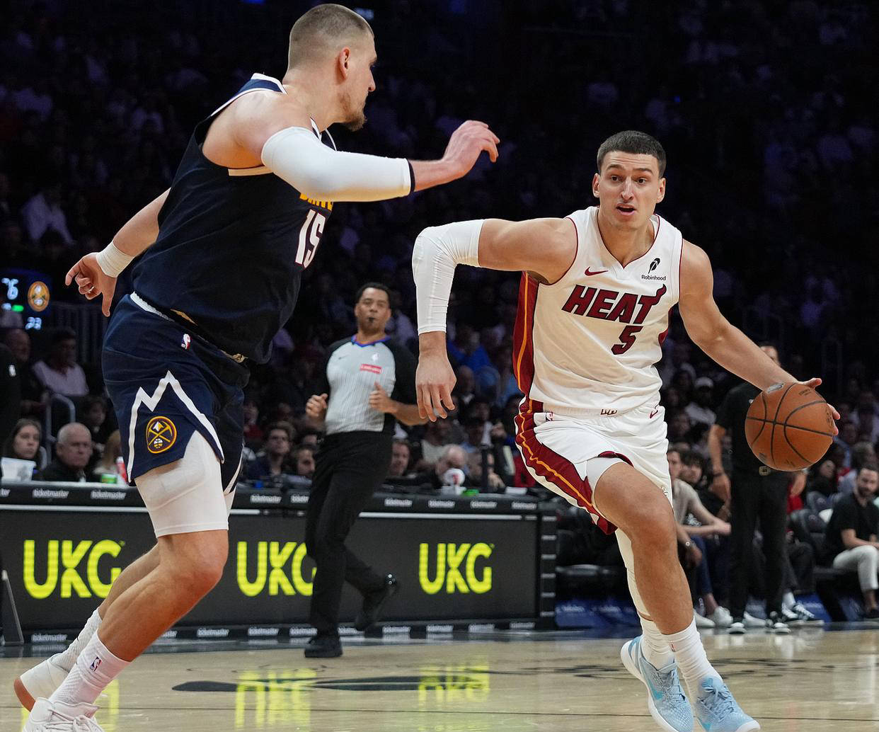 包含丹佛掘金窗口期状态回暖，志在NBA总决赛名次提升，话题不断，年轻球员得到机会的词条-英雄联盟官方直播