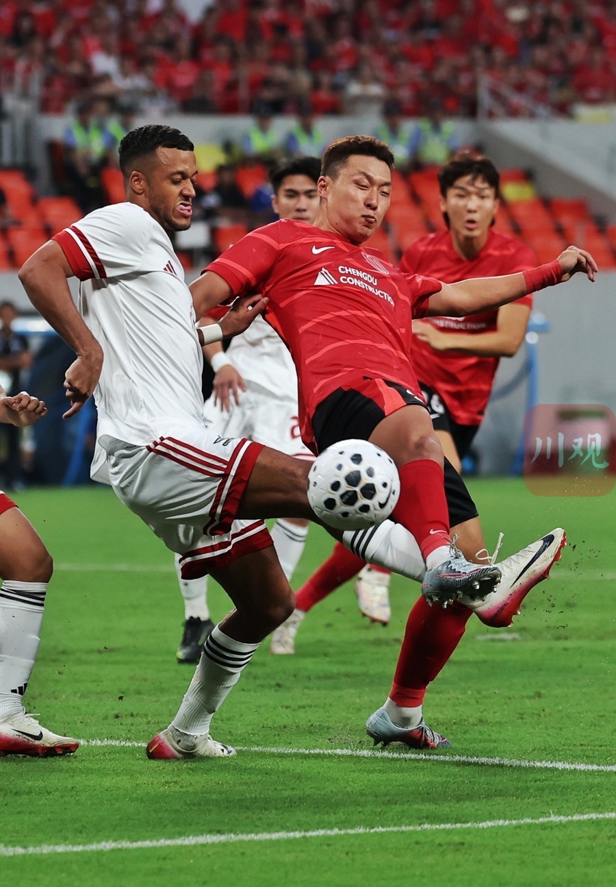 成都蓉城训练开放日，赛前主帅复盘引欢呼，欧篮联在即，年轻球员得到机会的简单介绍-LOL官网